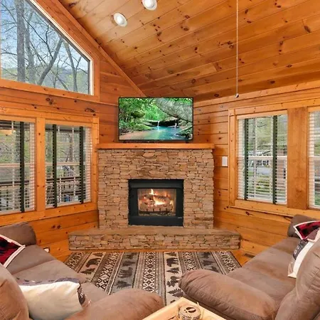 Soco Serene Cabin In The Heart Of Maggie Valley Exterior photo